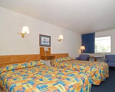 Rodeway Inn Brevard Quarto foto